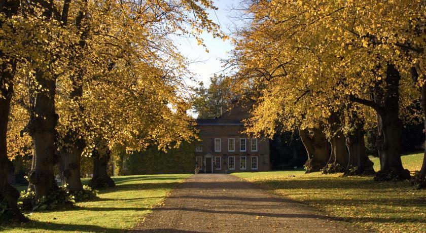 Flitwick Manor Hotel Exterior photo